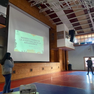 Taller "Madres y Padres en la Aventura hacia la Adolescencia"